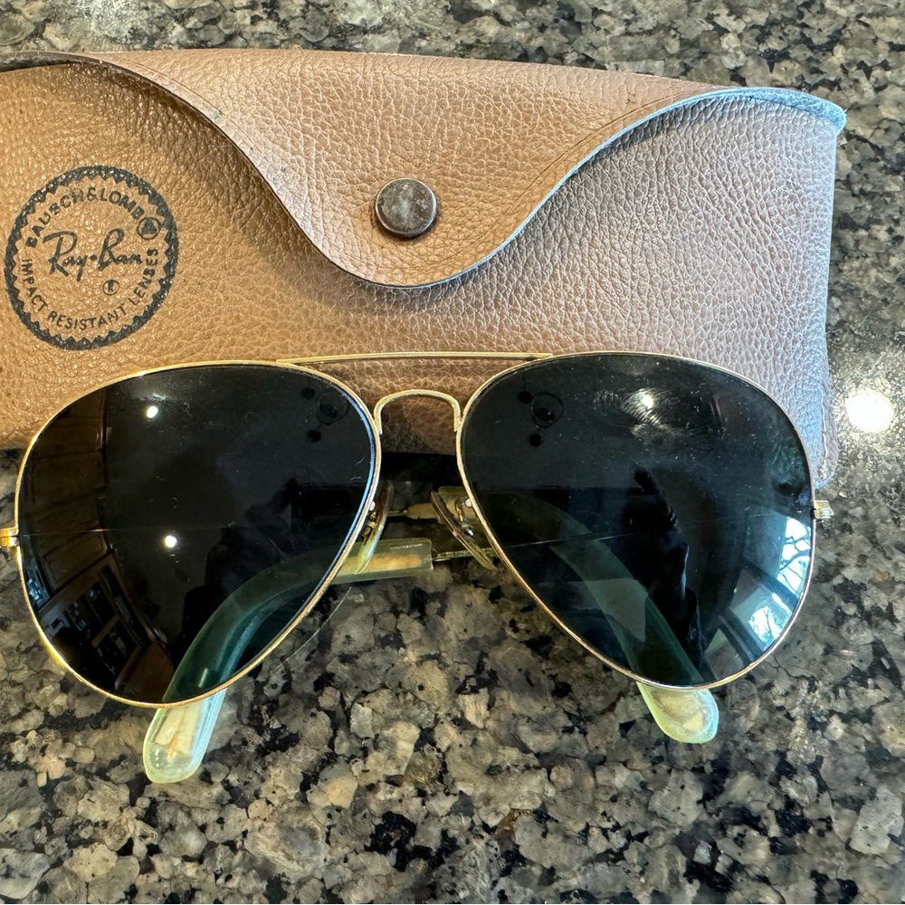 Ray-Ban Aviator Sunglasses with Case